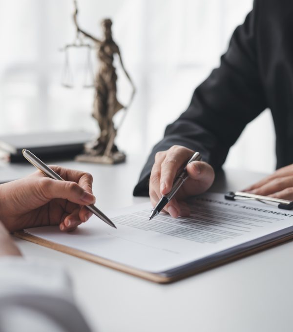 Sign an agreement the concept of legal proceedings and litigation. The Legal Execution Department signed a contract with the debtor to acknowledge the new agreement.